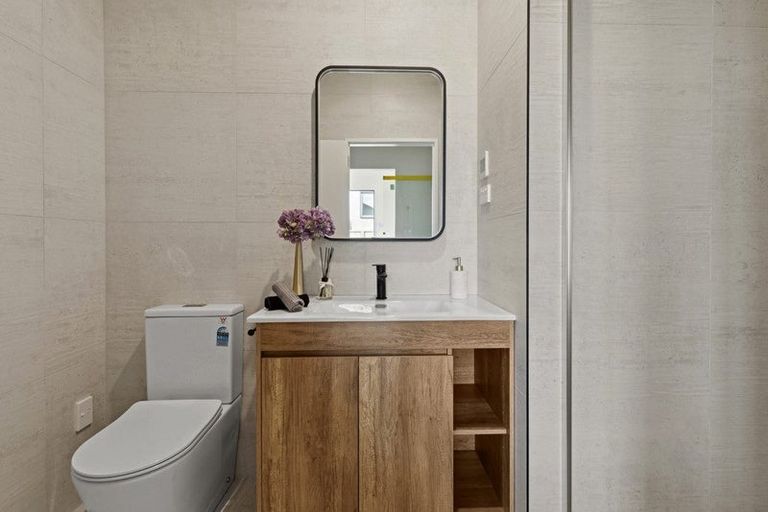 Photo of property in 31 Paretao Street, Massey, 0614