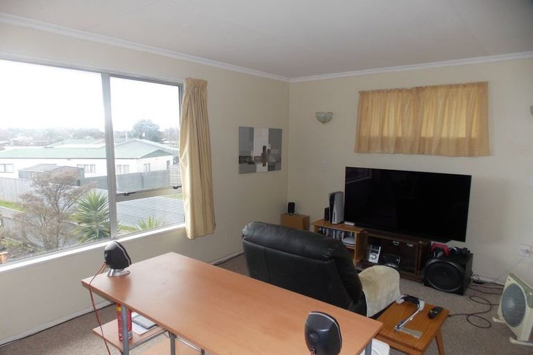 Photo of property in 31 Hillcrest Drive, Kelvin Grove, Palmerston North, 4414