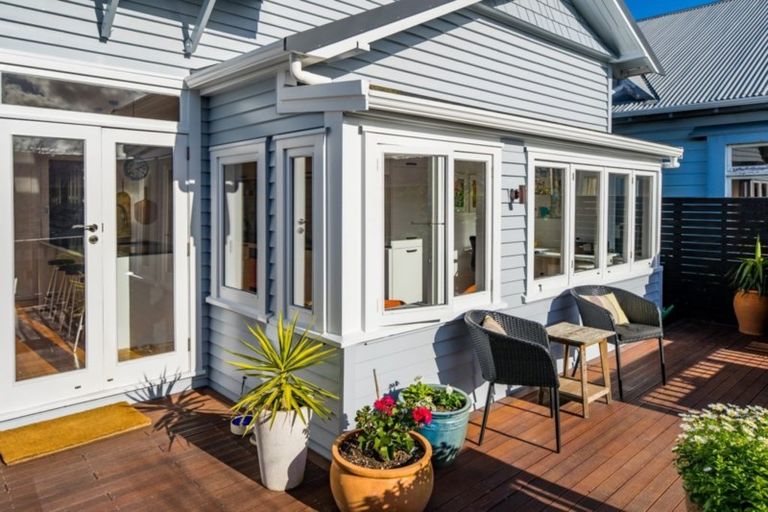 Photo of property in 82 Brougham Street, Mount Victoria, Wellington, 6011