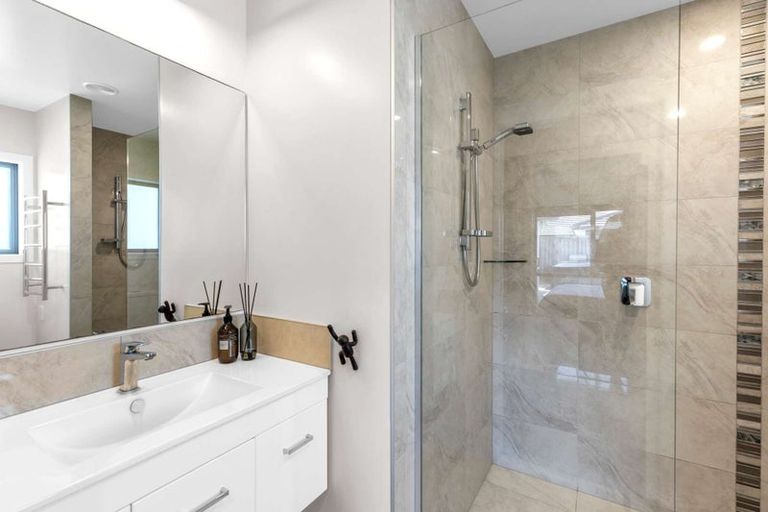 Photo of property in 17 Story Street, Foxton Beach, Foxton, 4815