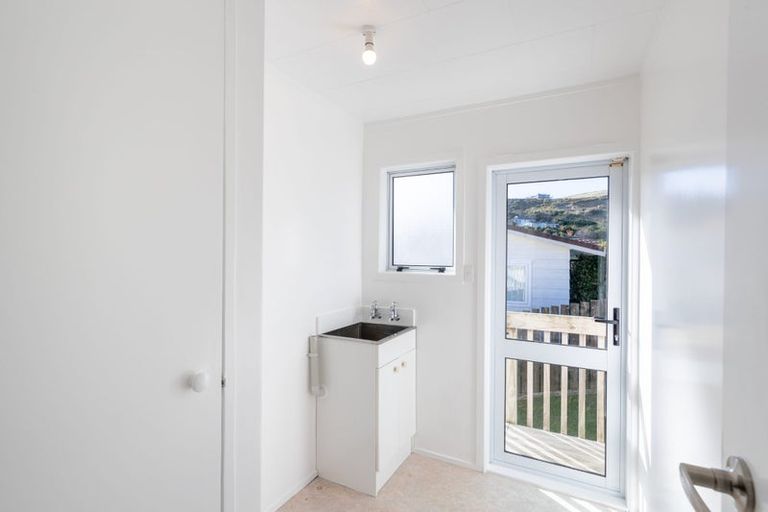 Photo of property in 74 Horokiwi Road West, Newlands, Wellington, 6037