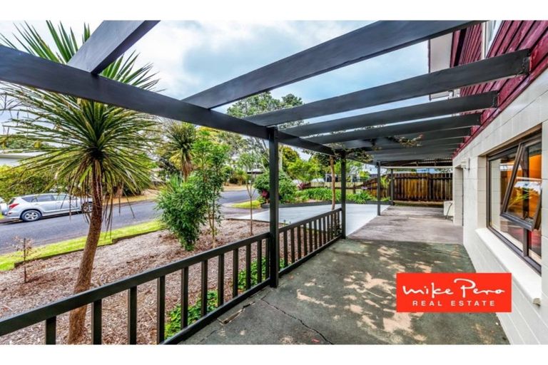 Photo of property in 7 Pokapu Street, Titirangi, Auckland, 0600