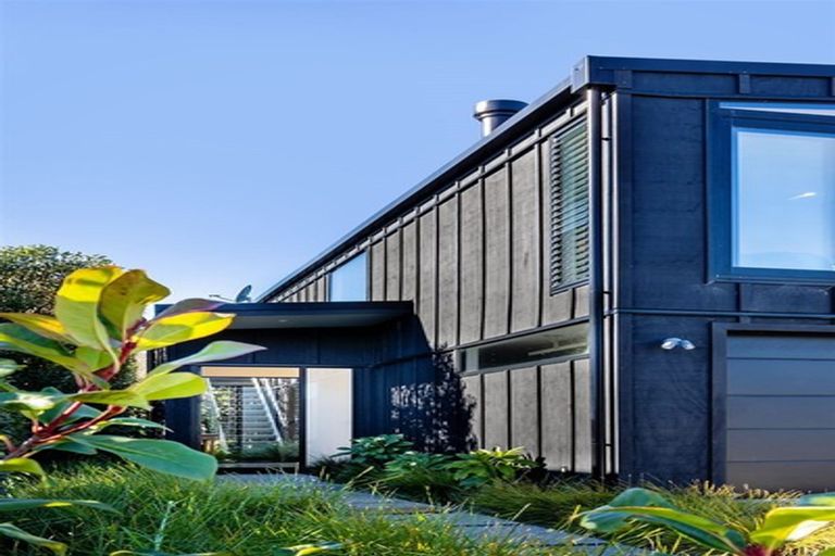 Photo of property in 26 Wicklow Road, Narrow Neck, Auckland, 0622
