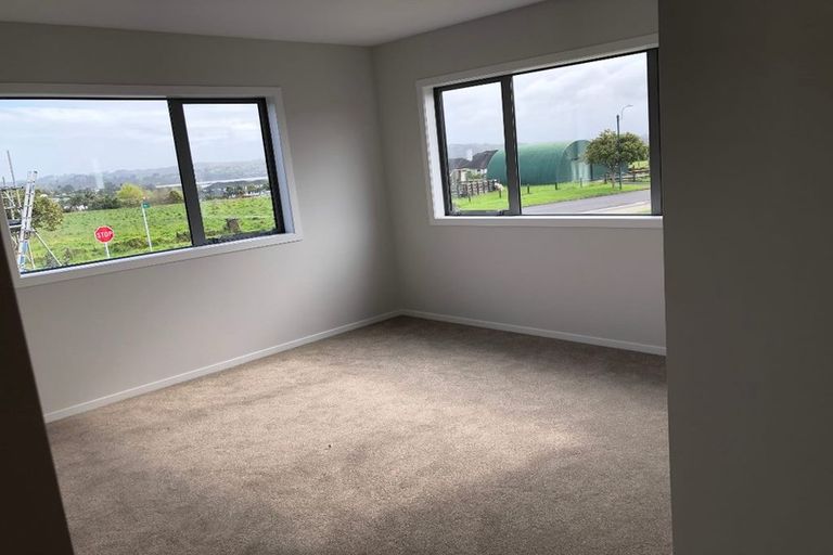 Photo of property in 3 Makete Crescent, Hobsonville, Auckland, 0618