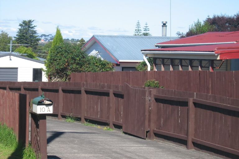 Photo of property in 12 Hinekohu Street, New Lynn, Auckland, 0600