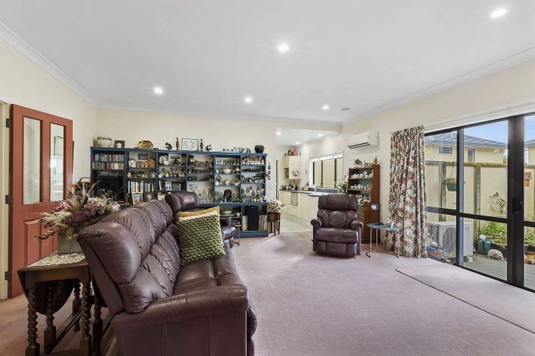 Photo of property in 5u8 Court Road, Tawa, Wellington, 5028