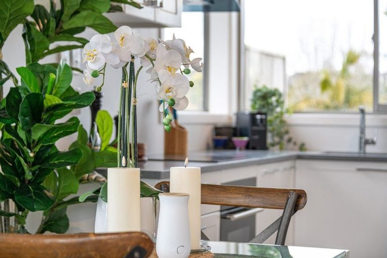 Photo of property in 1/941 Whangaparaoa Road, Manly, Whangaparaoa, 0930