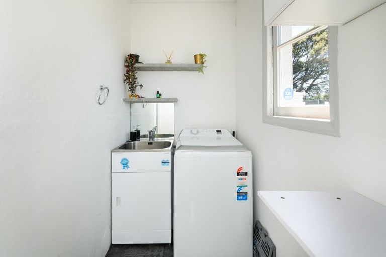 Photo of property in 5 Rangitira Avenue, Palmerston North, 4414