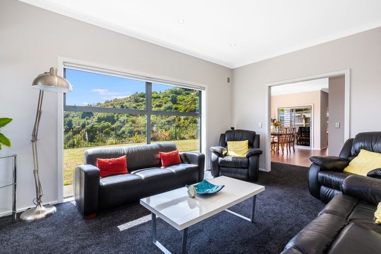 Photo of property in 13 Canary Way, Whitby, Porirua, 5024