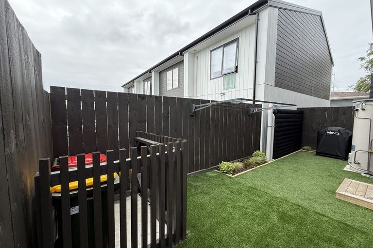 Photo of property in 1/9 Kamaka Road, Mangere Bridge, Auckland, 2022