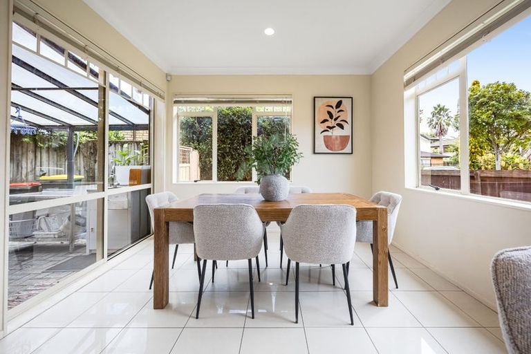 Photo of property in 23 South Kensington Way, Henderson, Auckland, 0612