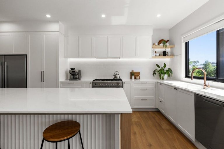 Photo of property in 4 Te Roera Drive, Taradale, Napier, 4112