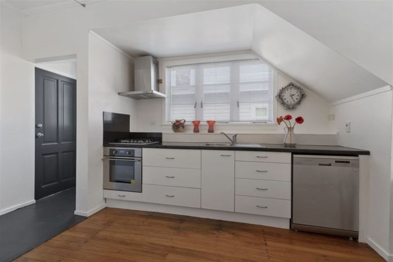 Photo of property in 12a /1 Church Street, Devonport, Auckland, 0624