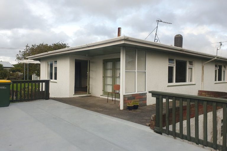 Photo of property in 22a Baring Terrace, Strandon, New Plymouth, 4312