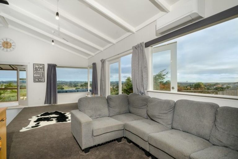 Photo of property in 69 Garfield Road, Helensville, 0800