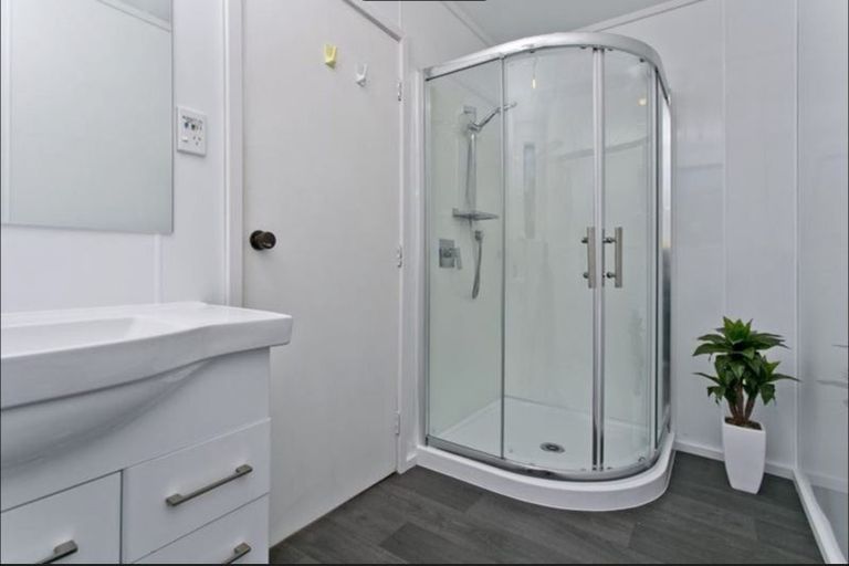 Photo of property in 70 Spinella Drive, Bayview, Auckland, 0629