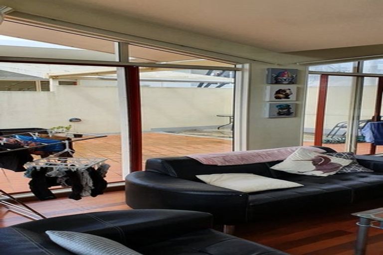 Photo of property in Sirocco Apartments, 803/8u Church Street, Wellington Central, Wellington, 6011