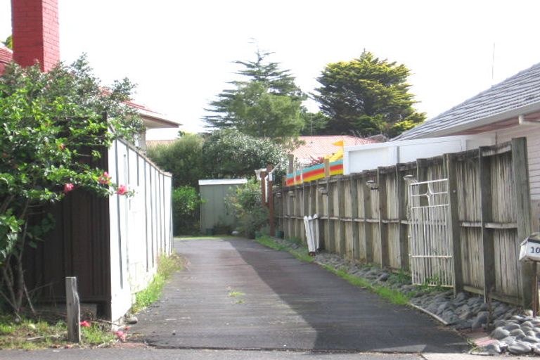 Photo of property in 104 Edmonton Road, Henderson, Auckland, 0612