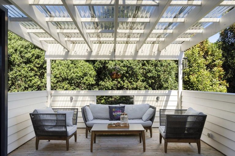 Photo of property in 14 Guildford Place, Bethlehem, Tauranga, 3110