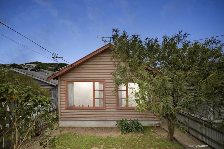 Photo of property in 70 The Parade, Island Bay, Wellington, 6023