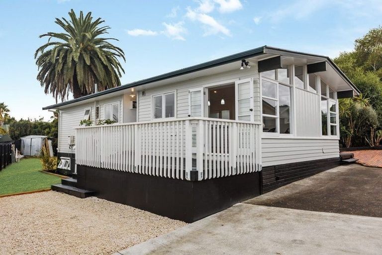 Photo of property in 1/49 Fairclough Road, Beach Haven, Auckland, 0626