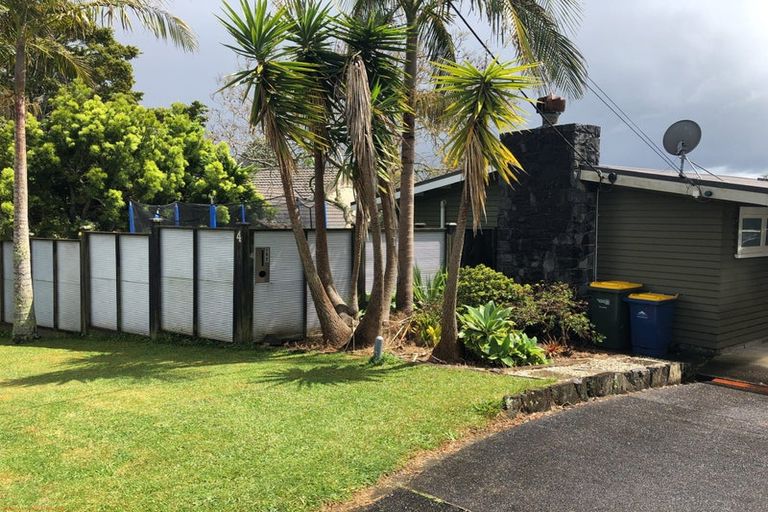 Photo of property in 4 Manutara Avenue, Forrest Hill, Auckland, 0620