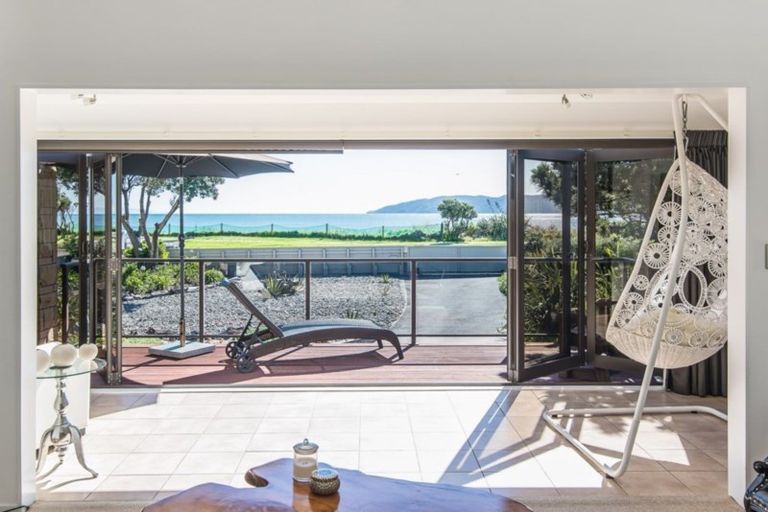 Photo of property in 82 Marine Parade, Paraparaumu Beach, Paraparaumu, 5032