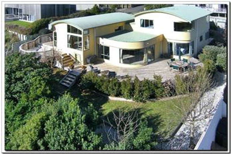 Photo of property in 33 Lanyon Place, Whitby, Porirua, 5024