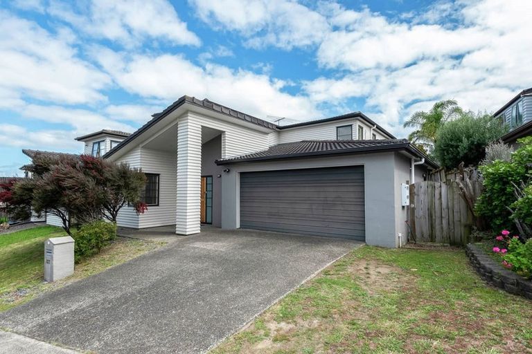 Photo of property in 127 Cyril French Drive, Flat Bush, Auckland, 2016