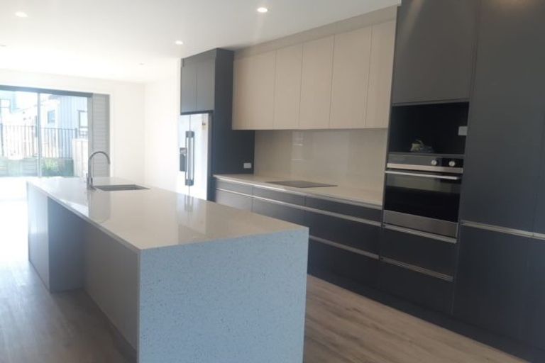 Photo of property in 5 Gunn Way, Hobsonville, Auckland, 0616