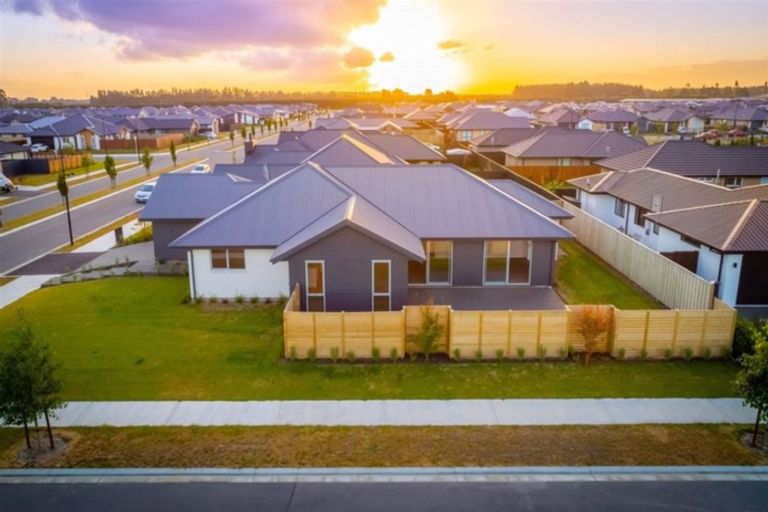 Photo of property in 45 Northmoor Boulevard, Rolleston, 7615