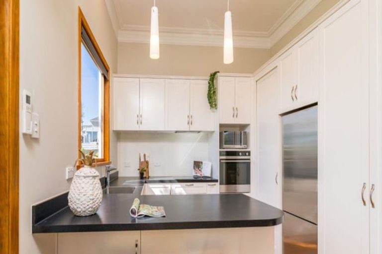 Photo of property in 143 Kenmure Road, Kenmure, Dunedin, 9011