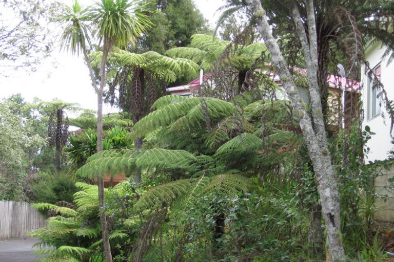 Photo of property in 1/33 Pluto Place, Beach Haven, Auckland, 0626