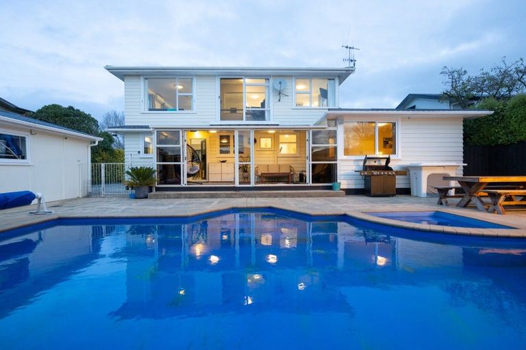 Photo of property in 107 Dittmer Drive, West End, Palmerston North, 4412