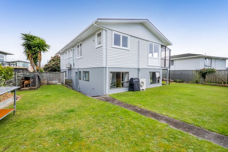 Photo of property in 49 Nevada Drive, Merrilands, New Plymouth, 4312