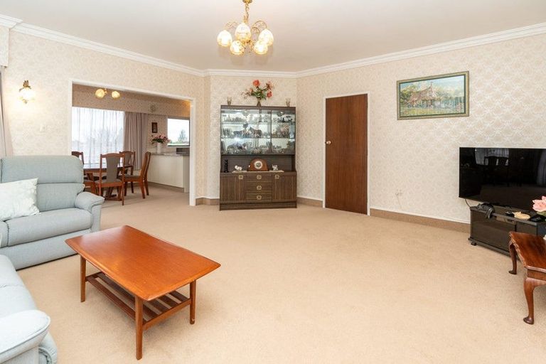 Photo of property in 51 Resthill Crescent, Glenview, Hamilton, 3206