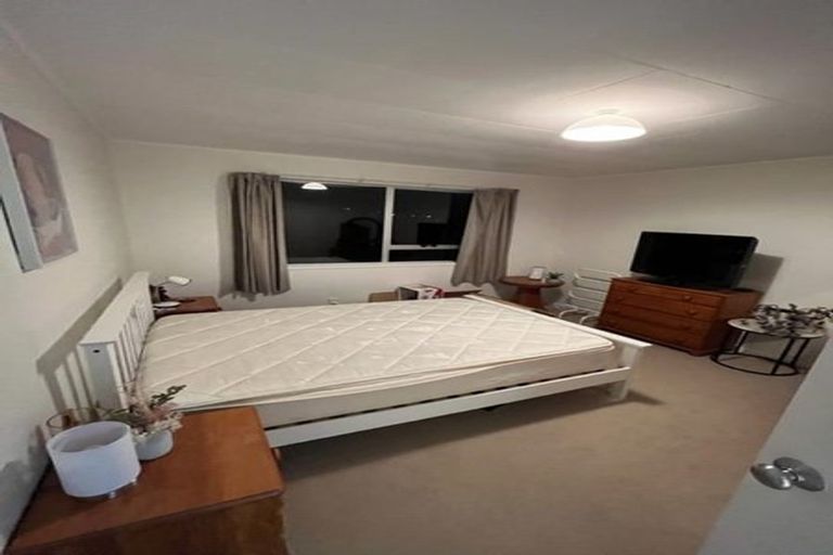 Photo of property in 1/42 Kia Ora Road, Beach Haven, Auckland, 0626