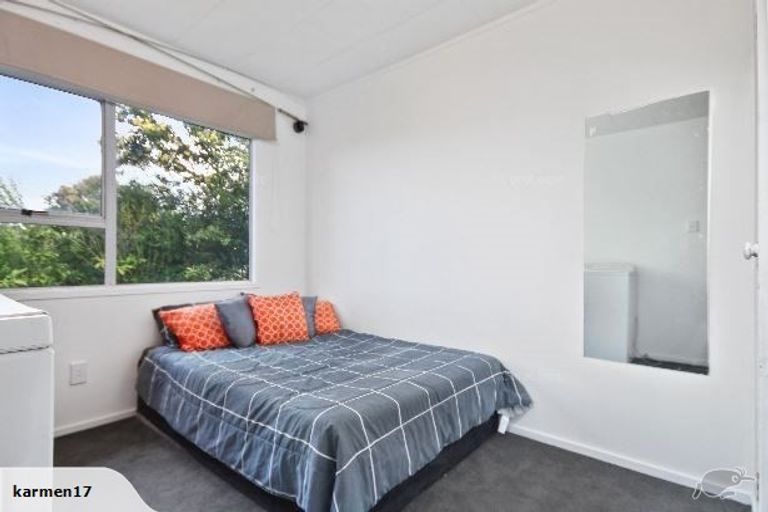 Photo of property in 11 Landsdale Place, Massey, Auckland, 0614