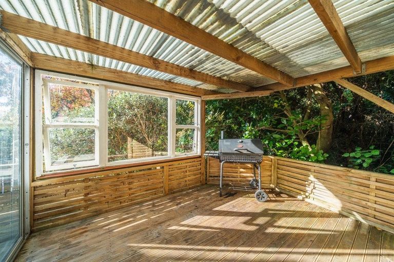 Photo of property in 10 Court Road, Tawa, Wellington, 5028