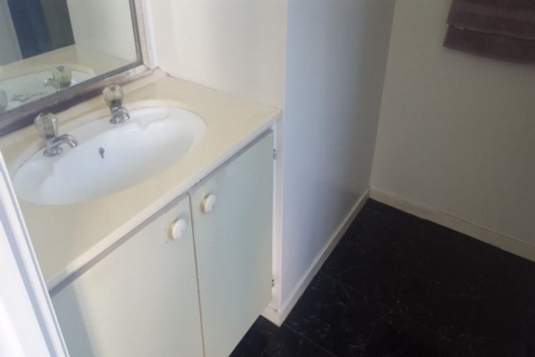 Photo of property in 1/11 Ciprian Place, Henderson, Auckland, 0612