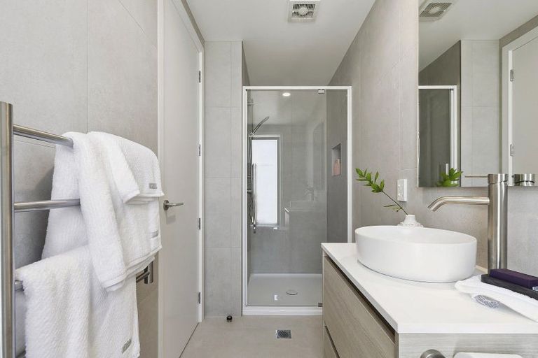 Photo of property in 131 Tiketike Way, Brooklyn, Wellington, 6021