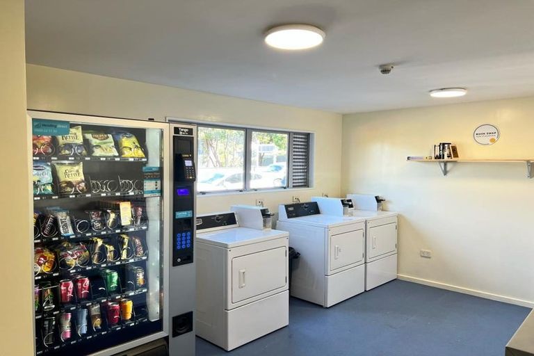 Photo of property in Basin Reserve Complex, 25/4 Sussex Street, Mount Cook, Wellington, 6021