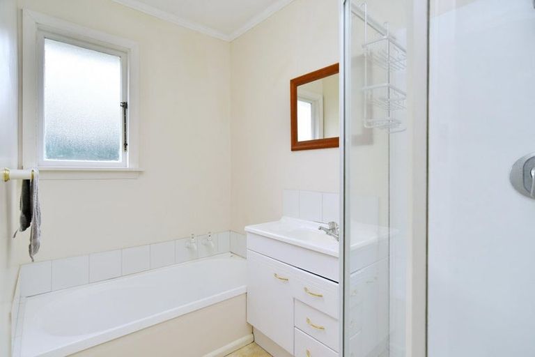 Photo of property in 37 Mackworth Street, Woolston, Christchurch, 8062