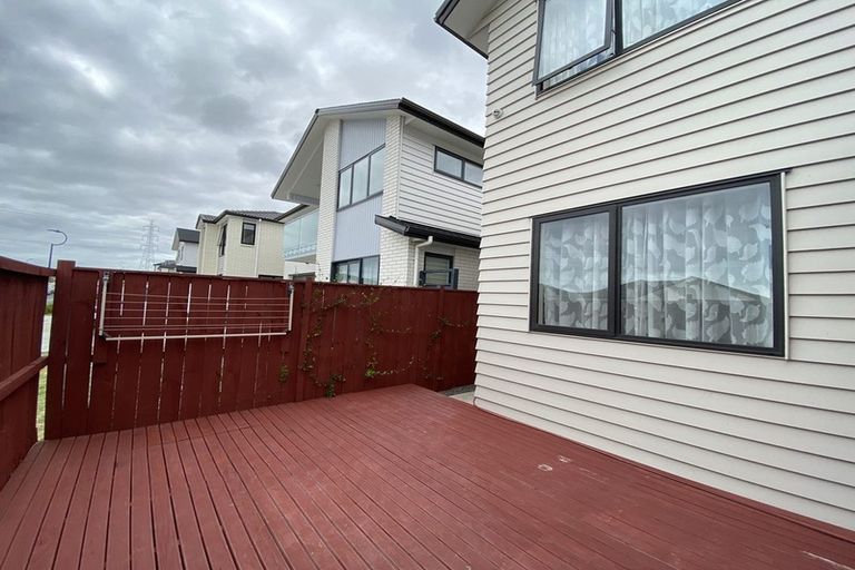Photo of property in 17 Cooladawson Drive, Flat Bush, Auckland, 2019