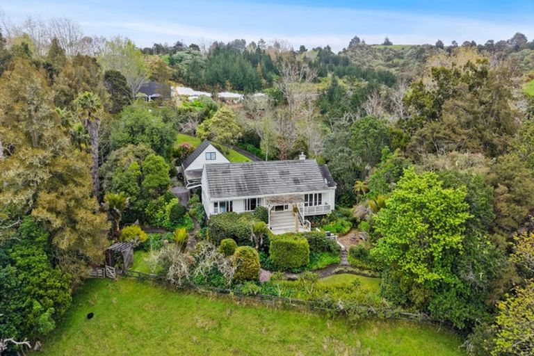 Photo of property in 44 Sandstone Road, Whitford, Manurewa, 2576