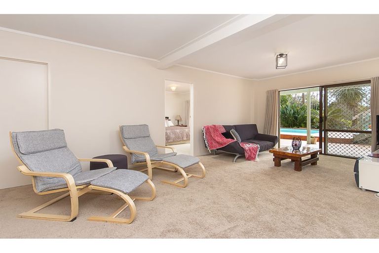 Photo of property in 25 Riverside Drive, Waiuku, 2123