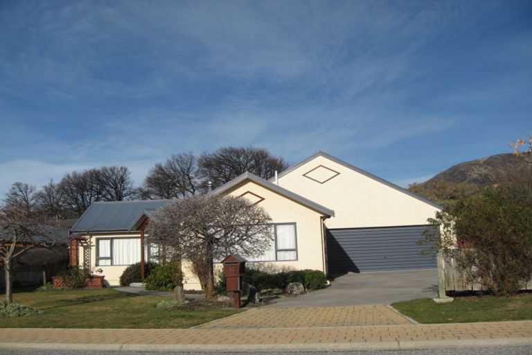 Photo of property in 67 Meadowstone Drive, Wanaka, 9305