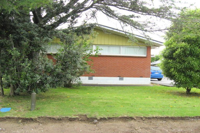 Photo of property in 14 Lynette Place, Mangere, Auckland, 2022
