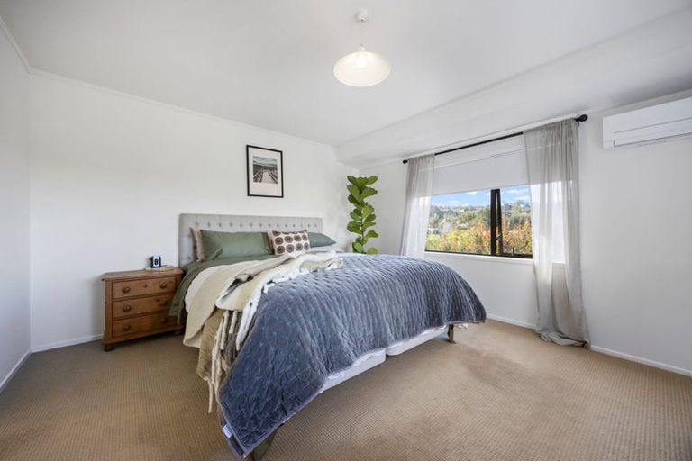 Photo of property in 2/10e Penning Road, Castor Bay, Auckland, 0620