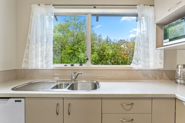 Photo of property in 1/1 Gatman Street, Birkdale, Auckland, 0626